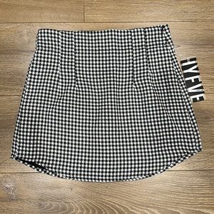 NWT mini skirt Hyfve